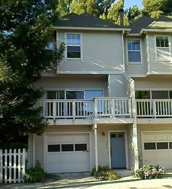 2br Downtown SC 2 bedroom townhouse 2 car garage