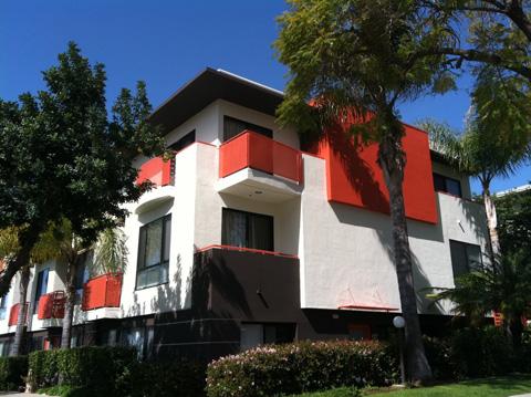 2br Great Santa Monica location * 2 Story contemporary townhouse *