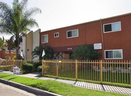 2br Spacious apt awesome price !Move in special! 799 moves u in (OAC) offer expires 10/15/12