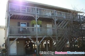 2br Walking Distance To The Beach!