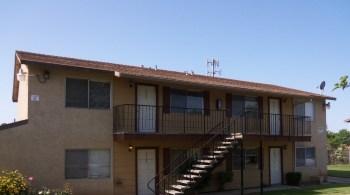 3br Merced Great Location 3 bedroom Apartment. Parking Available!
