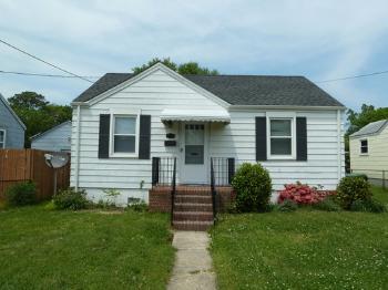 3br Newly remodeled 1 story home with a large fenced