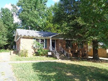 3br Remodeled 3 Bedroom 2 Bath ranch style home!!