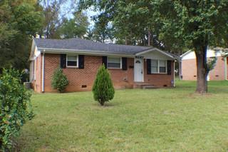 3br Spacious Remodeled 3 bedroom 2 bathroom house with deck