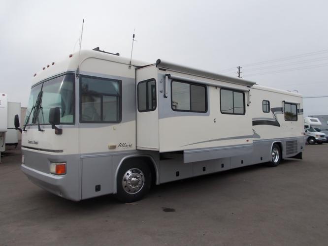 40 FT Country Coach Allure Sleeps 5 Slide Out Diesel Class A Motor Home