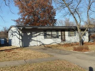 4br 4 bed 2 bath home with basement near 27th & Farilawn.
