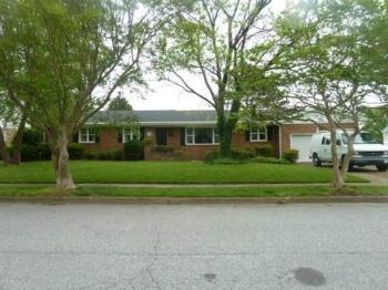 4br Lovely One story brick ranch!