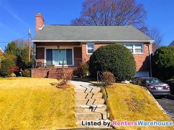 4br Sfh 4br 3ba In Glendale On A Beautiful Mature Lot