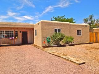 4br ***Sold in 4 Days*** - 150000! 2933 Truman NE (3-4 BR2 BA1510 SF 27-ft BKYD Alley Access MLS#735598)