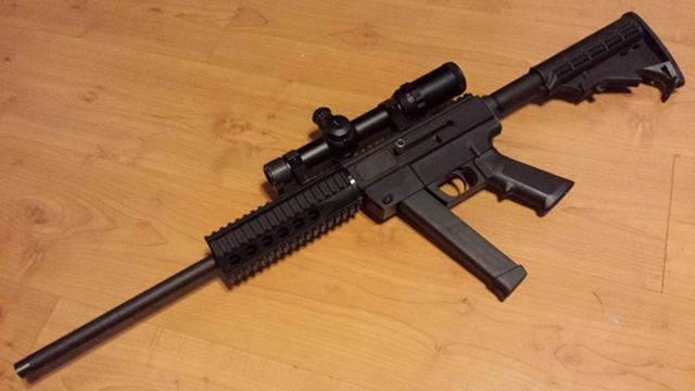 9mm AR15 style carbine with extra Magazines and Optic