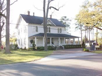 Bed and Breakfast Priced to MOVE!! $249,900 BANK OWNED!