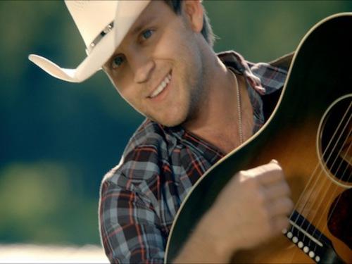 Book cheap Justin Moore concert tickets Covelli Centre