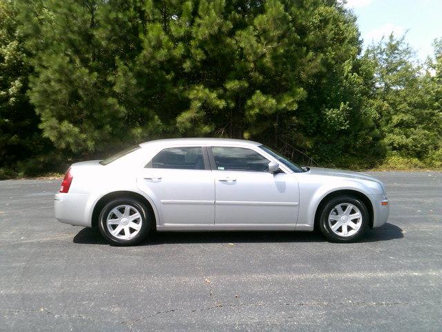 Certified 2005 Chrysler 300 Touring in Columbia MS
