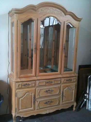 China Cabinet ----- Curio Cabinet shelves with light