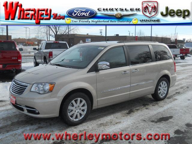 chrysler town & country touring-l 3809 beige
