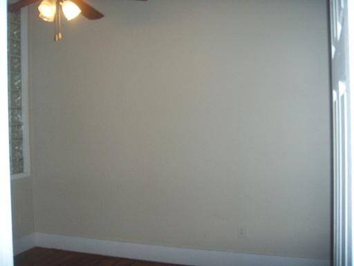 Downtown ington 2 bedroom High ceiling brick walls Large windows Prime Location