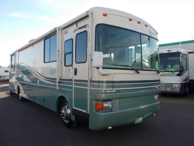 Fleetwood Discovery Class A Slide Out Diesel Sleeps 7