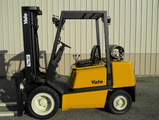 Forklift 2003 Yale Pneumatic GLP60 6,000Lb Capacity Yard Hyster