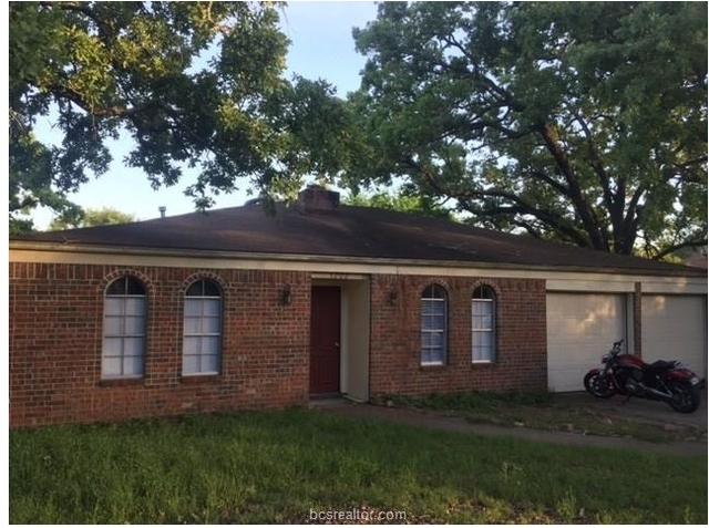 House for rent in College Station. Parking Available!