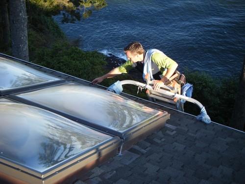 Lake Oswego Gutter Cleaning - No Mess Left Behind