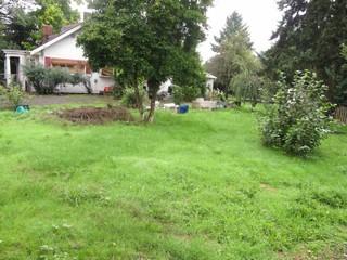 LARGE LOT ZONED R.5 - CAN BE DIVIDED INTO TWO 7500 sqft LOTS (per city of Tigard)