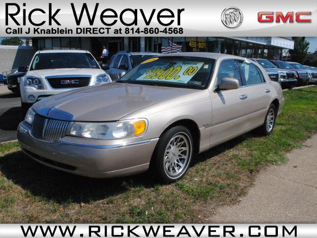 lincoln town car 4dr sdn signature low mileage 9167b automatic