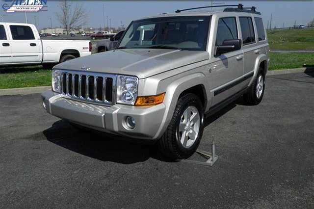 My mom loves this 2008 Jeep Commander