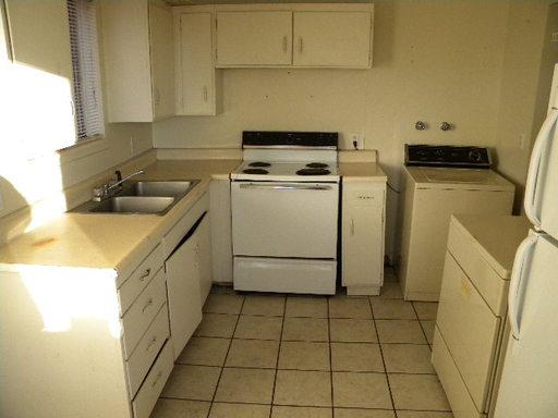 Ogden apartment for rent with a large one car garage