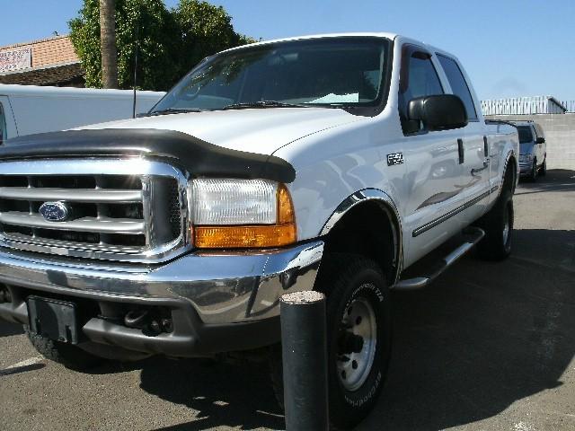 Powerstroke Diesel / 99 Ford F250 Crew Cab 4X4 W/OFF ROAD PACKAGE