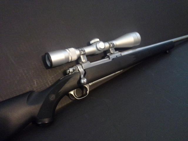>>> Ruger m77 mkii .223 stainless bolt action like new and scoped