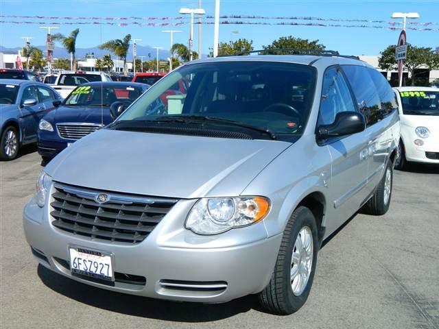 Ventura 2006 Chrysler Town & Country Touring Minivan 4D Automatic FWD
