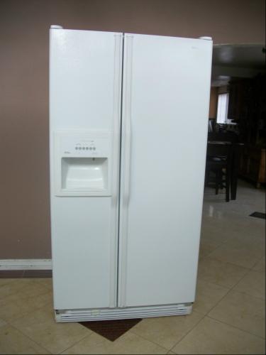 White kitchen aid refrigerator for sale 200 cash