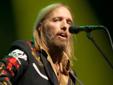 Select your seats and order cheap Tom Petty and The Heartbreakers & Steve Winwood tickets at American Airlines Center in Dallas, TX for Friday 9/26/2014 show.
In order to buy Tom Petty tickets for probably best price, please enter promo code DTIX in